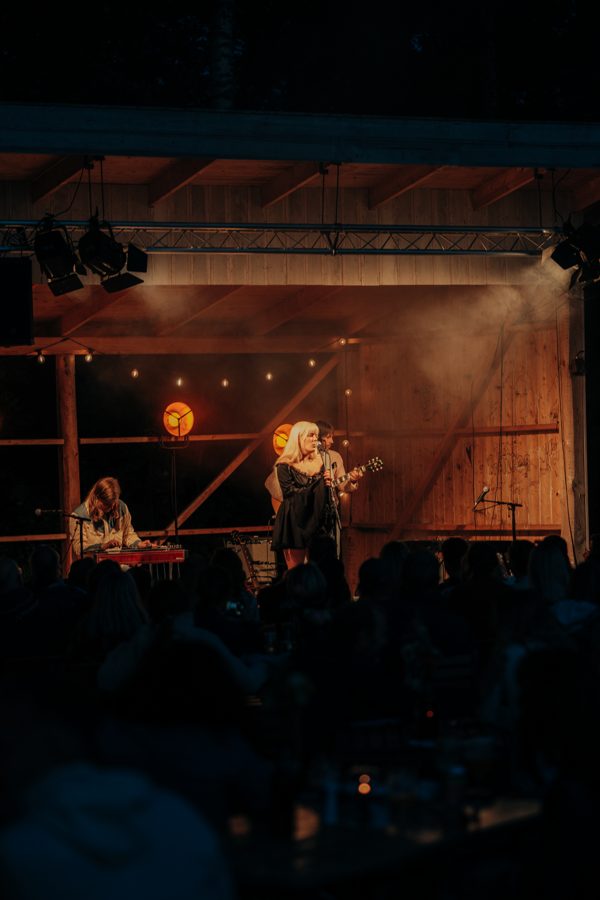 Maja Francis, konsertkväll på Lilla Björkö 2023