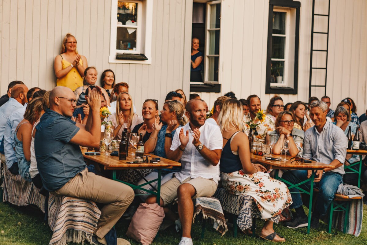 Glada gäster en sommarkväll 2019